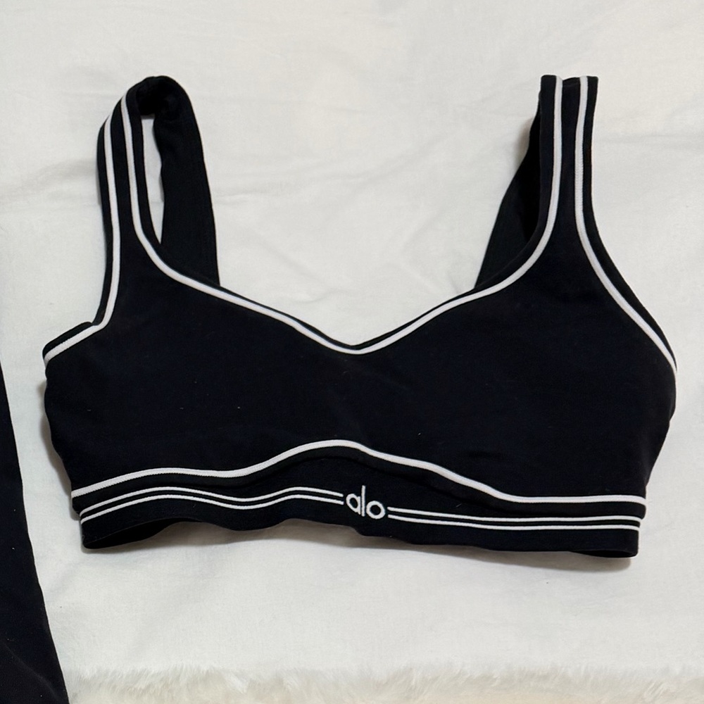 aritzia heart throb brs